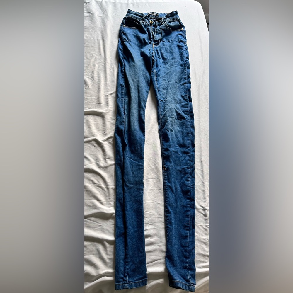 Blue skinny jeans